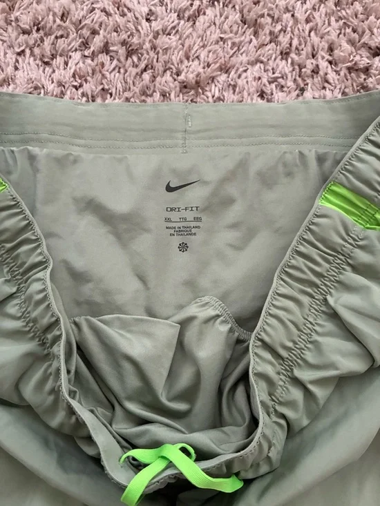 Nike Challenger 5” Brief Lined Running Short - Picture 2 of 5
